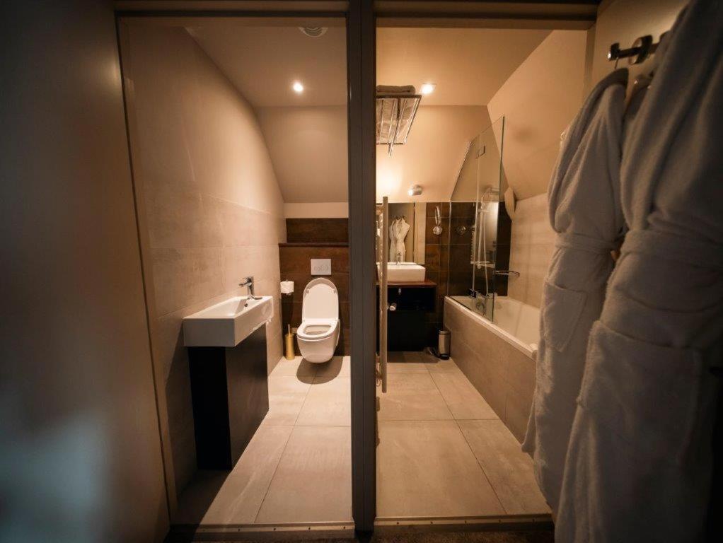 Brit Hotel Privilege Lisieux - La Villa Des Arts Zewnętrze zdjęcie