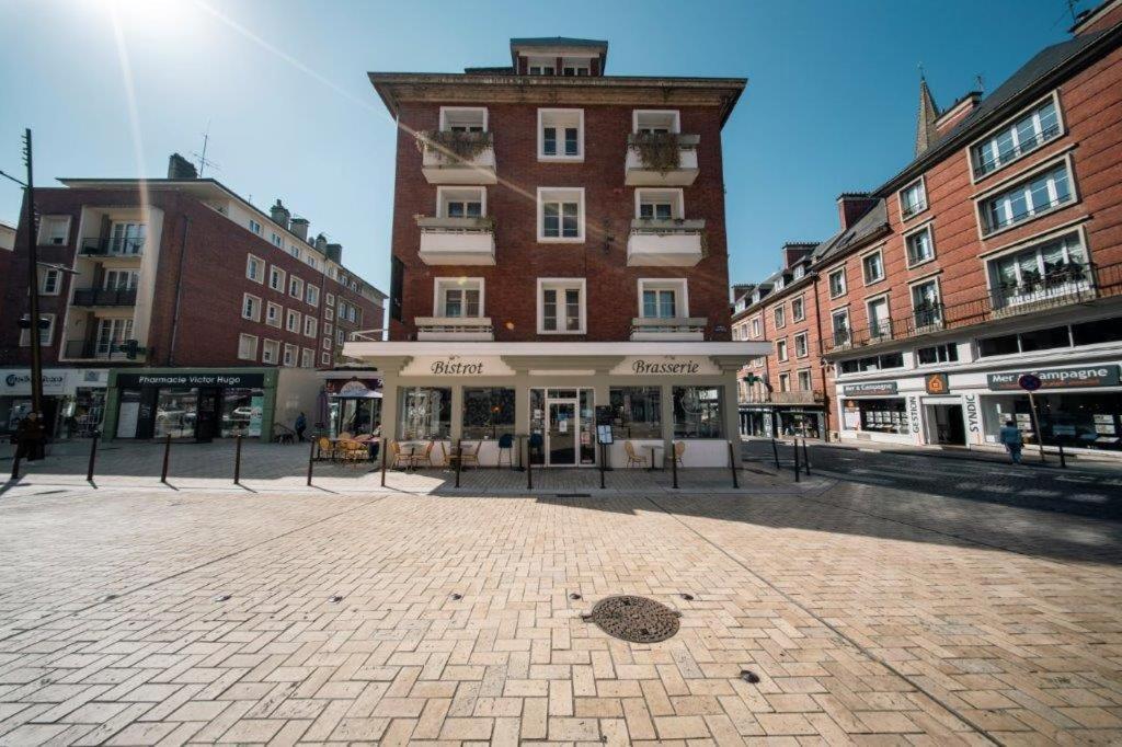 Brit Hotel Privilege Lisieux - La Villa Des Arts Zewnętrze zdjęcie