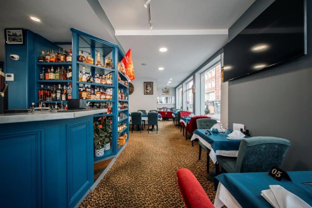 Brit Hotel Privilege Lisieux - La Villa Des Arts Zewnętrze zdjęcie