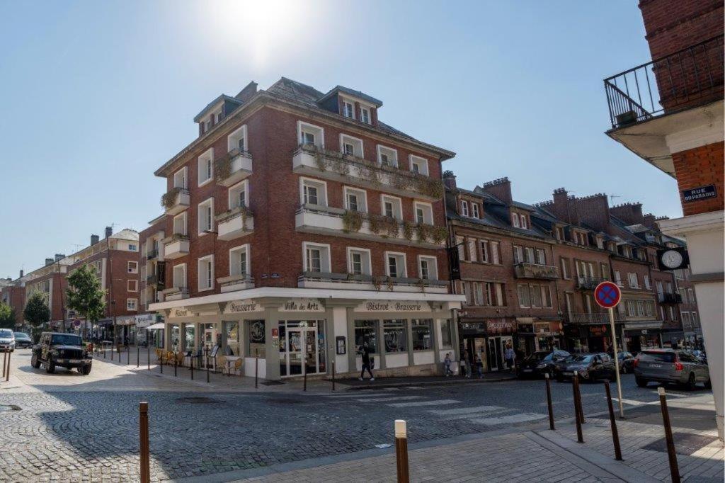 Brit Hotel Privilege Lisieux - La Villa Des Arts Zewnętrze zdjęcie