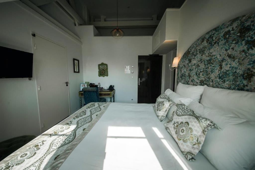 Brit Hotel Privilege Lisieux - La Villa Des Arts Zewnętrze zdjęcie