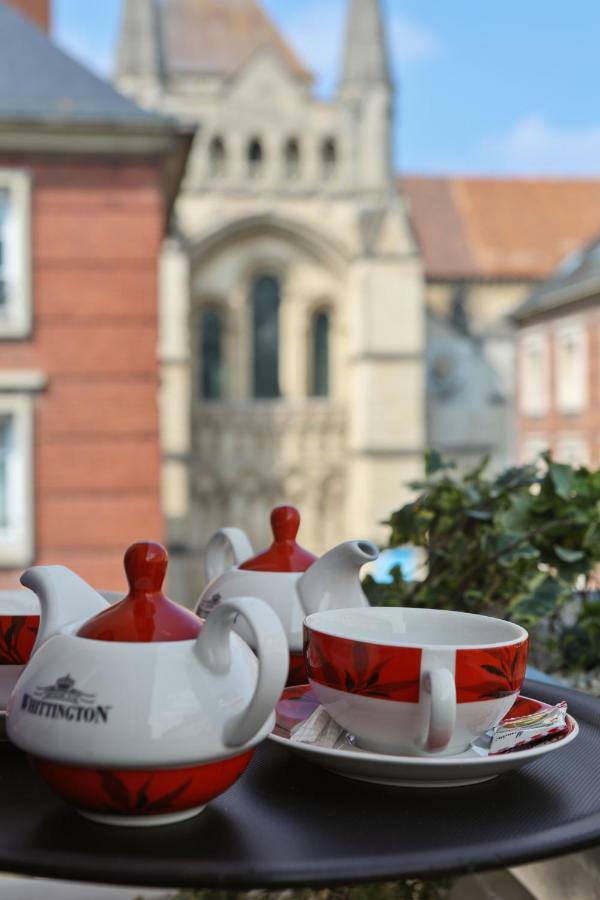 Brit Hotel Privilege Lisieux - La Villa Des Arts Zewnętrze zdjęcie