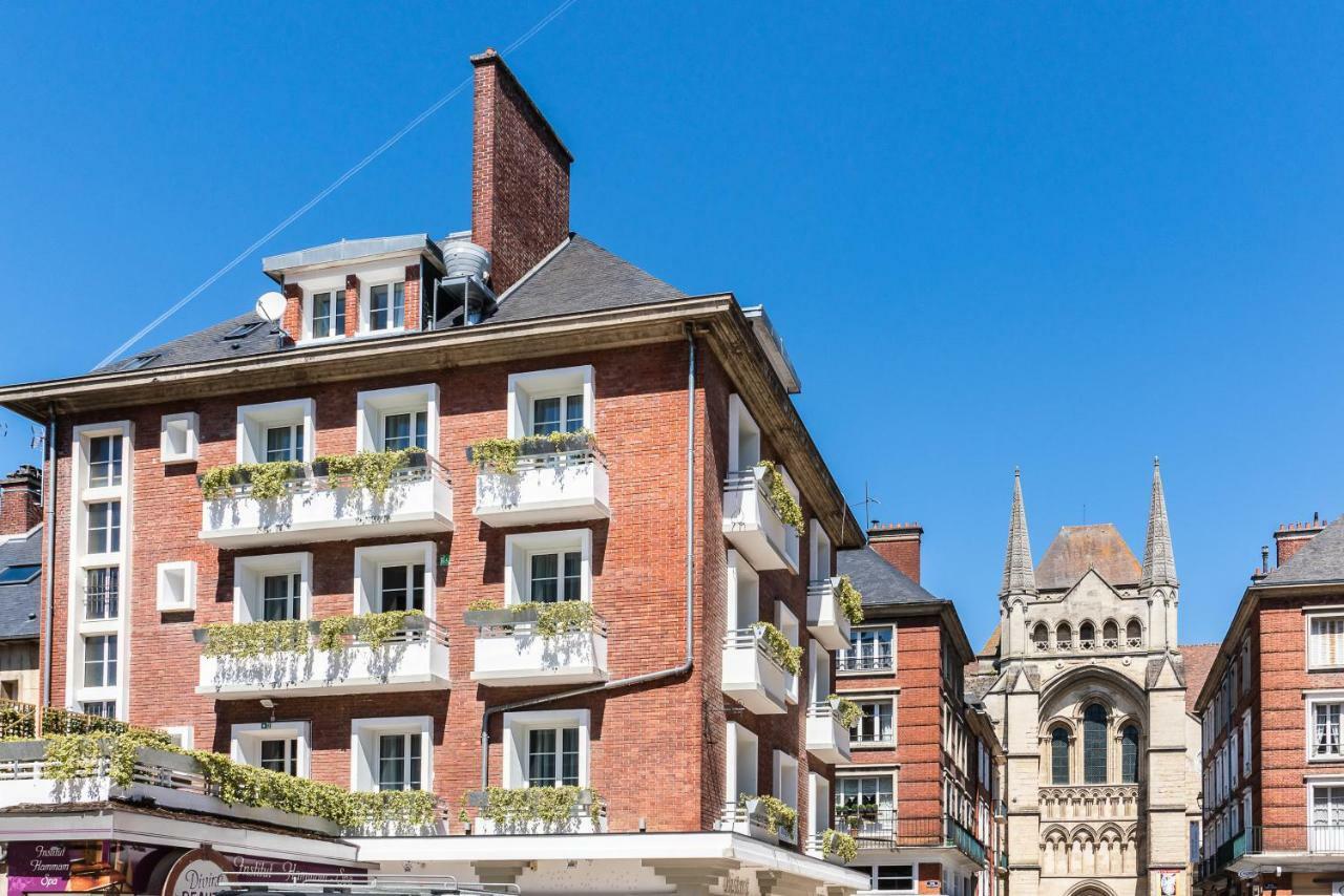 Brit Hotel Privilege Lisieux - La Villa Des Arts Zewnętrze zdjęcie