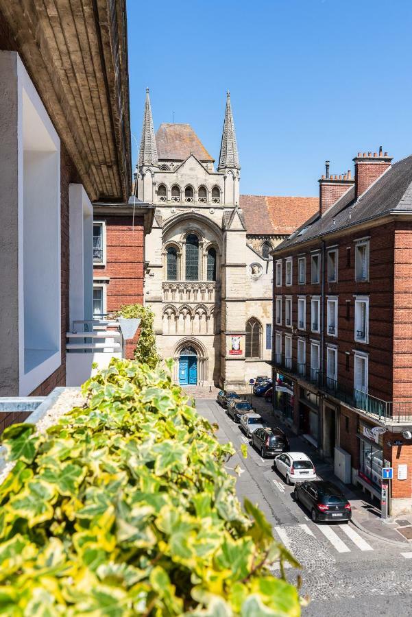 Brit Hotel Privilege Lisieux - La Villa Des Arts Zewnętrze zdjęcie