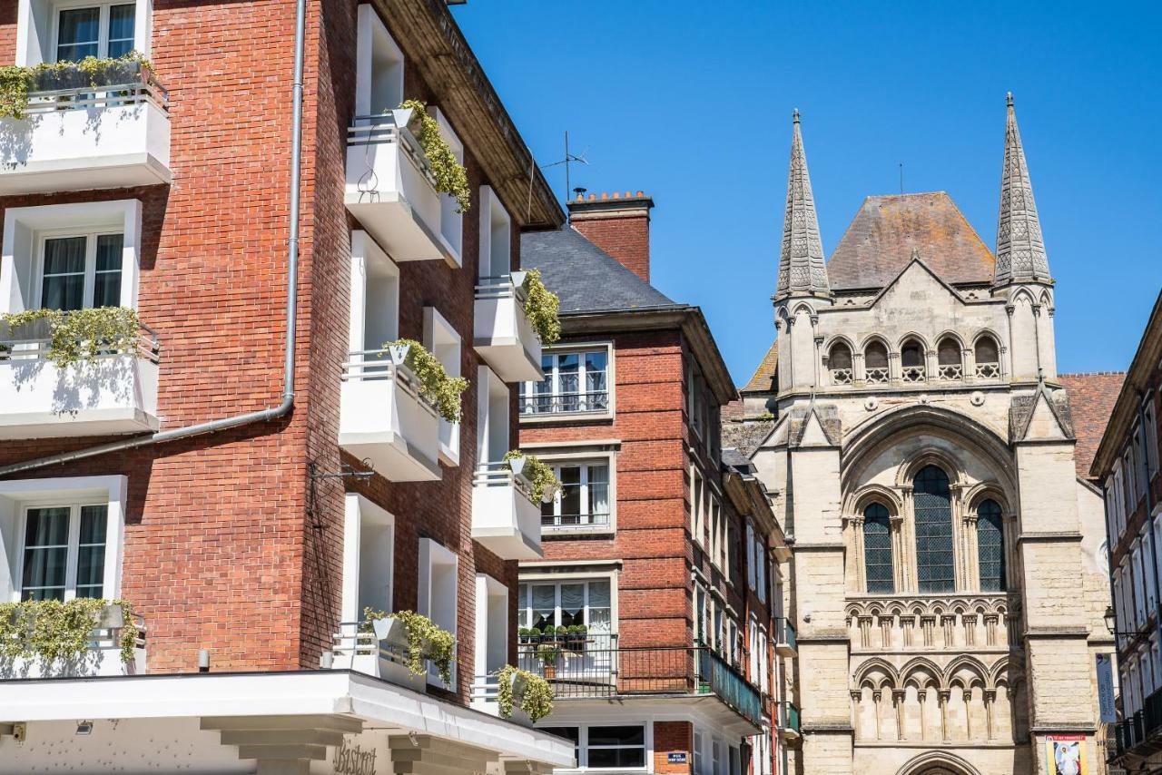 Brit Hotel Privilege Lisieux - La Villa Des Arts Zewnętrze zdjęcie