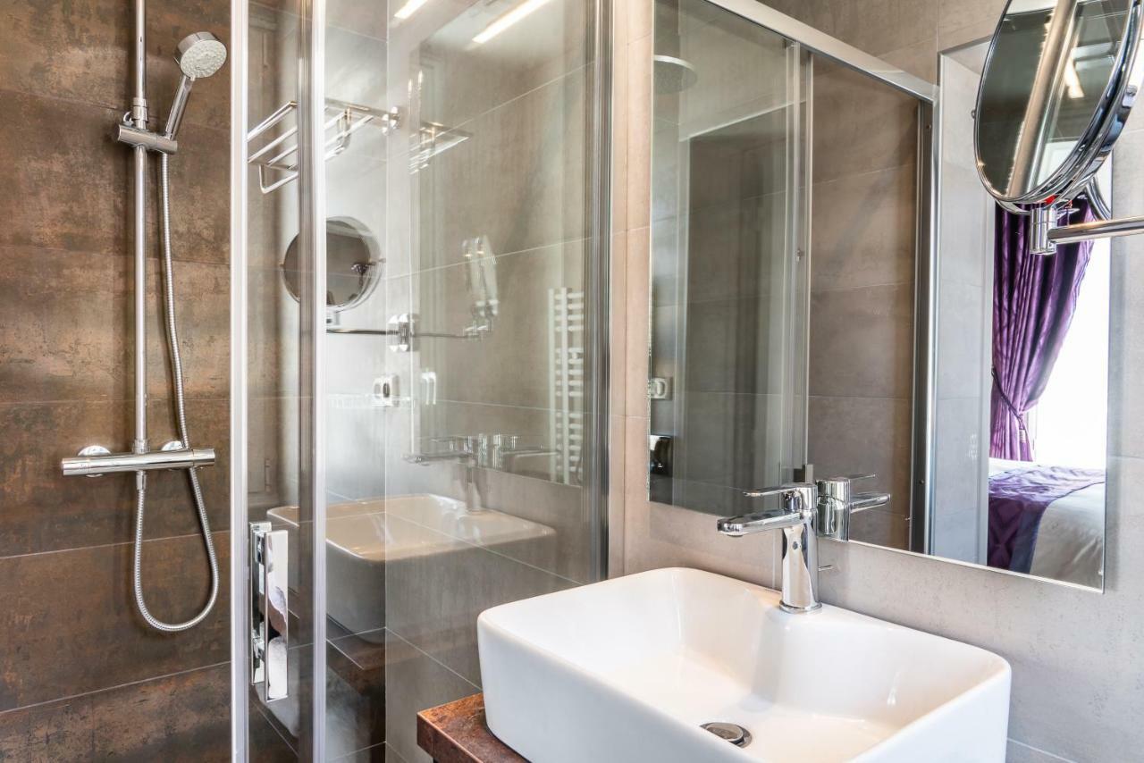 Brit Hotel Privilege Lisieux - La Villa Des Arts Zewnętrze zdjęcie